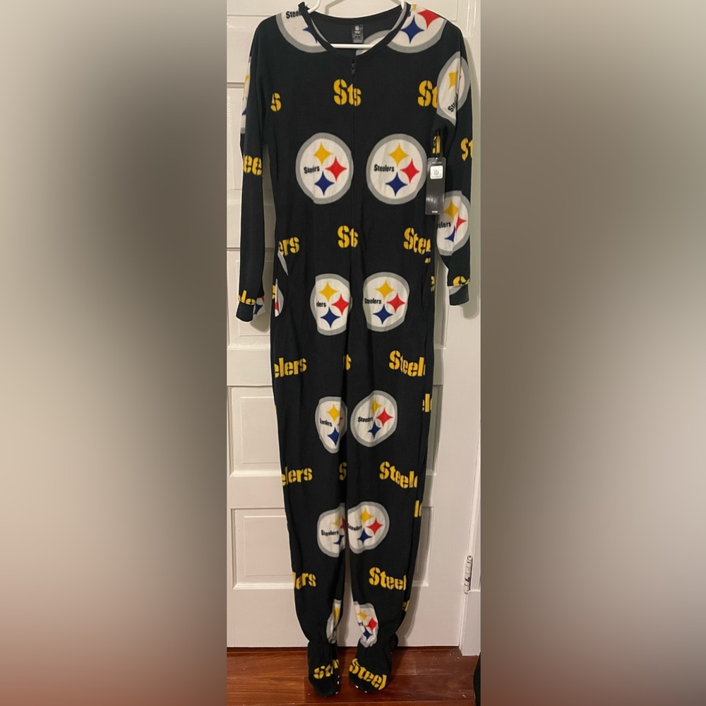 NWT NFL Team Apparel Pittsburgh Steelers Women’s Onesie